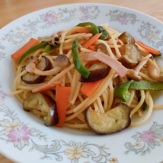 たっぷり野菜としめじとベーコンの和風パスタ